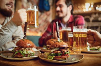 Absentee-Operated Burger QSR in Queens – $900K Sales, $160K Net, Upside for Owner!