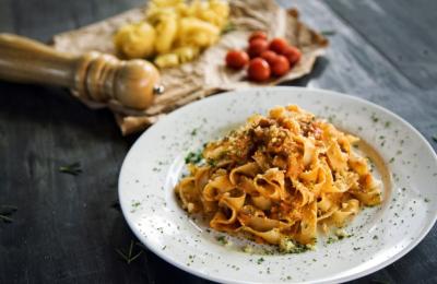 Turnkey North Shore Casual Dining – $1.3M Sales – Fully Renovated, $200K Net